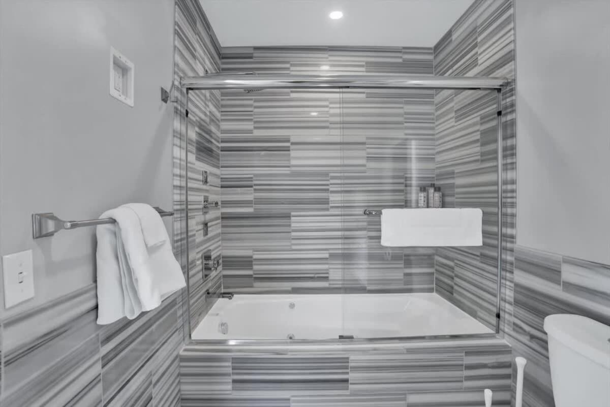פיטסבורג Cozysuites Spacious 2Br, Ppg Paints Arena, Pitts מראה חיצוני תמונה